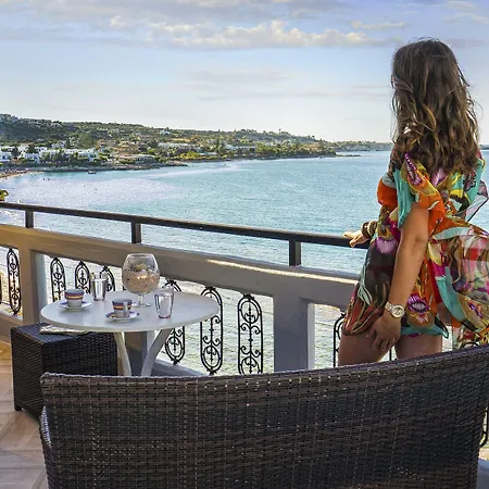 Sonia Apartahotel 4*